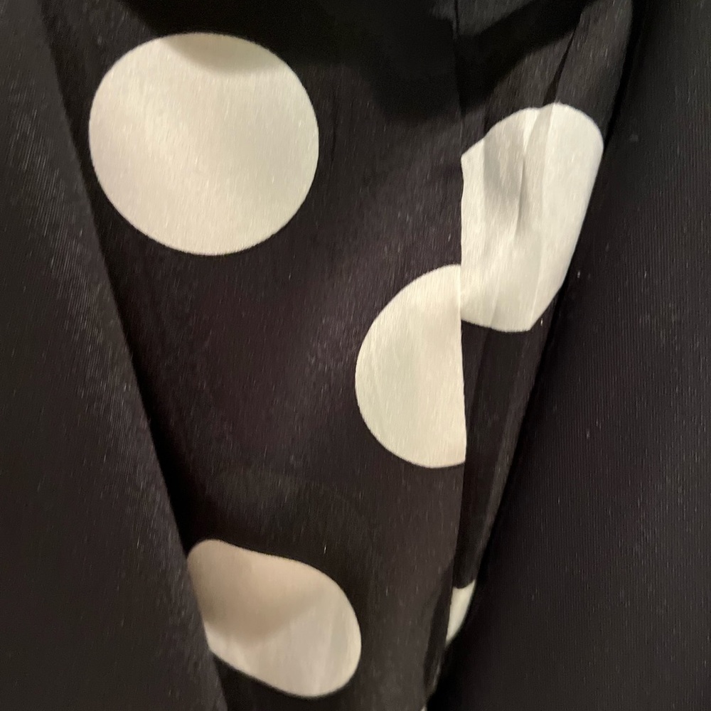 28. WOMENS CHICO’S 2/L DETAIL JACKET - Picture 5 of 7